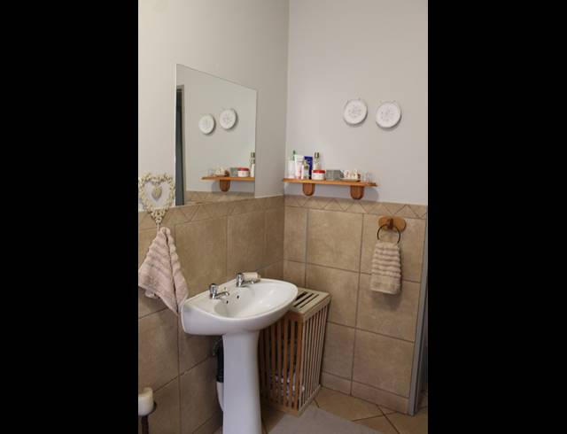 3 BEDROOM TOWNHOUSE FOR SALE IN THE COVES